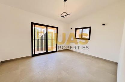 Villa - 4 - 4 for rent in Jumeirah 3 - Jumeirah - Dubai