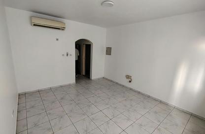 Apartment - Studio - 1 for rent in Abu shagara Building 2 - Budaniq - Al Qasimia - Sharjah Apartment - Studio - 1 for rent in Abu shagara Building 2 - Budaniq - Al Qasimia - Sharjah