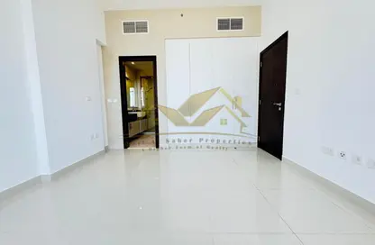 Apartment - 1 Bedroom - 2 Bathrooms for rent in Jumeirah Garden City - Al Satwa - Dubai