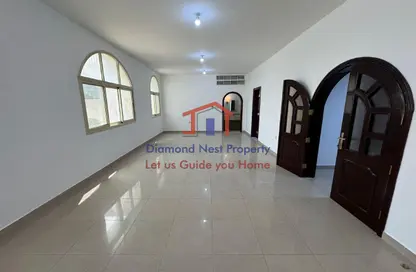 شقة - 4 غرف نوم - 5 حمامات للايجار في هضبة الزعفرانة - منطقة المرور - أبوظبي شقة - 4 غرف نوم - 5 حمامات للايجار في هضبة الزعفرانة - منطقة المرور - أبوظبي