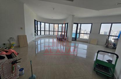Apartment - 3 Bedrooms - 4 Bathrooms for rent in Khalifa Street - Abu Dhabi