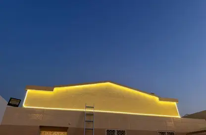 Apartment - 4 Bedrooms - 4 Bathrooms for rent in Al Jazzat - Al Riqqa - Sharjah