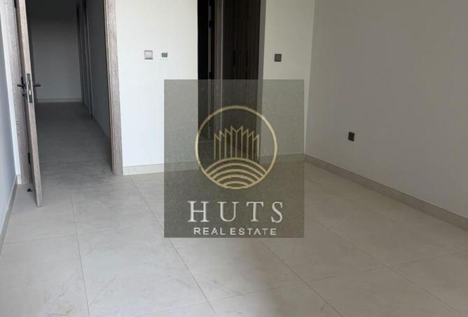 UNFURNISHED 1BHK + STUDY | PREMIUM | MODERN LAYOUT photo 3