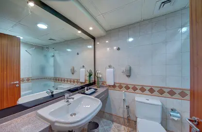 النزل و الشقق الفندقية - 1 حمام للايجار في مبنى منخول - منخول - بر دبي - دبي