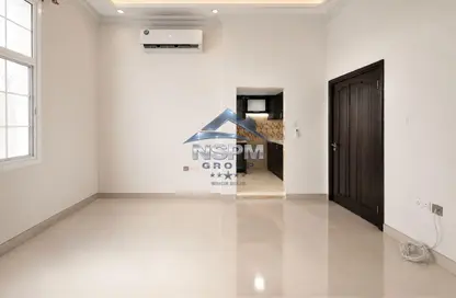 Apartment - 1 Bathroom for rent in Al Qubaisat - Al Mushrif - Abu Dhabi