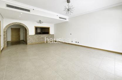 Apartment - 2 Bedrooms - 4 Bathrooms for rent in Al Anbara - Shoreline Apartments - Palm Jumeirah - Dubai
