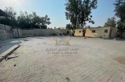 Factory - Studio - 3 Bathrooms for rent in Al Sajaa S - Al Sajaa - Sharjah