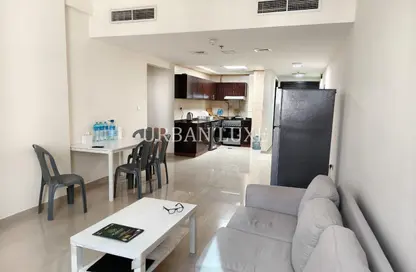 شقة - غرفة نوم - 2 حمامات للبيع في برج فرانكفورت - مدينة دبي الرياضية - دبي