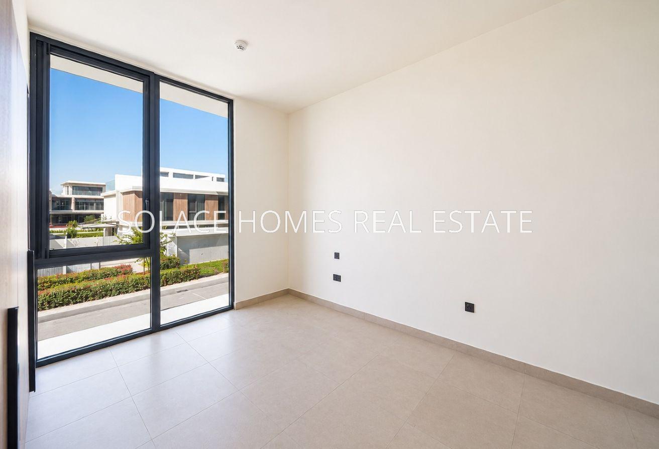 VACANT - Unique villa - Rare availability photo 6