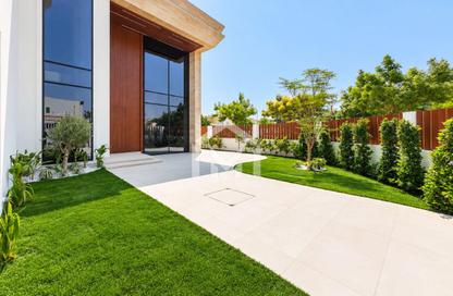Villa - 4 - 6 for sale in District 6 - Jumeirah Park - Dubai Villa - 4 - 6 for sale in District 6 - Jumeirah Park - Dubai