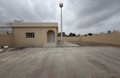 Apartment - 2 - 2 for rent in Downtown Fujairah - Fujairah