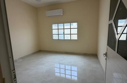 Apartment - 2 - 2 for rent in Downtown Fujairah - Fujairah
