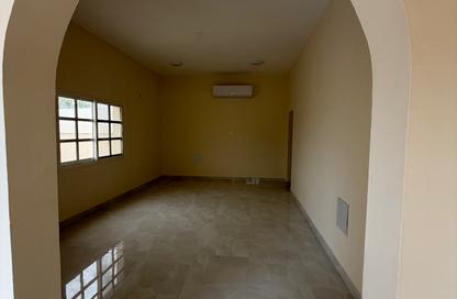 Apartment - 2 - 2 for rent in Downtown Fujairah - Fujairah