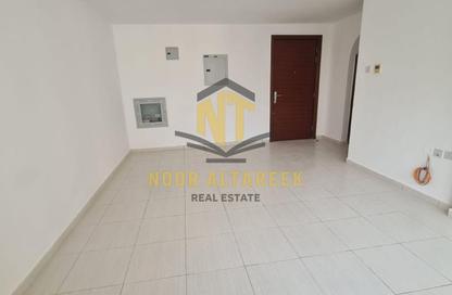 Apartment - 2 - 2 for rent in Al Majaz 1 - Al Majaz - Sharjah