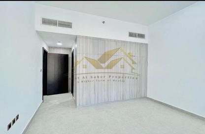 Apartment - 1 Bedroom - 2 Bathrooms for rent in Jumeirah Garden City - Al Satwa - Dubai