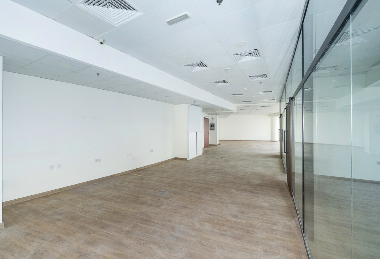 Studio office space in I Rise Tower, Barsha Heights (Tecom): 5