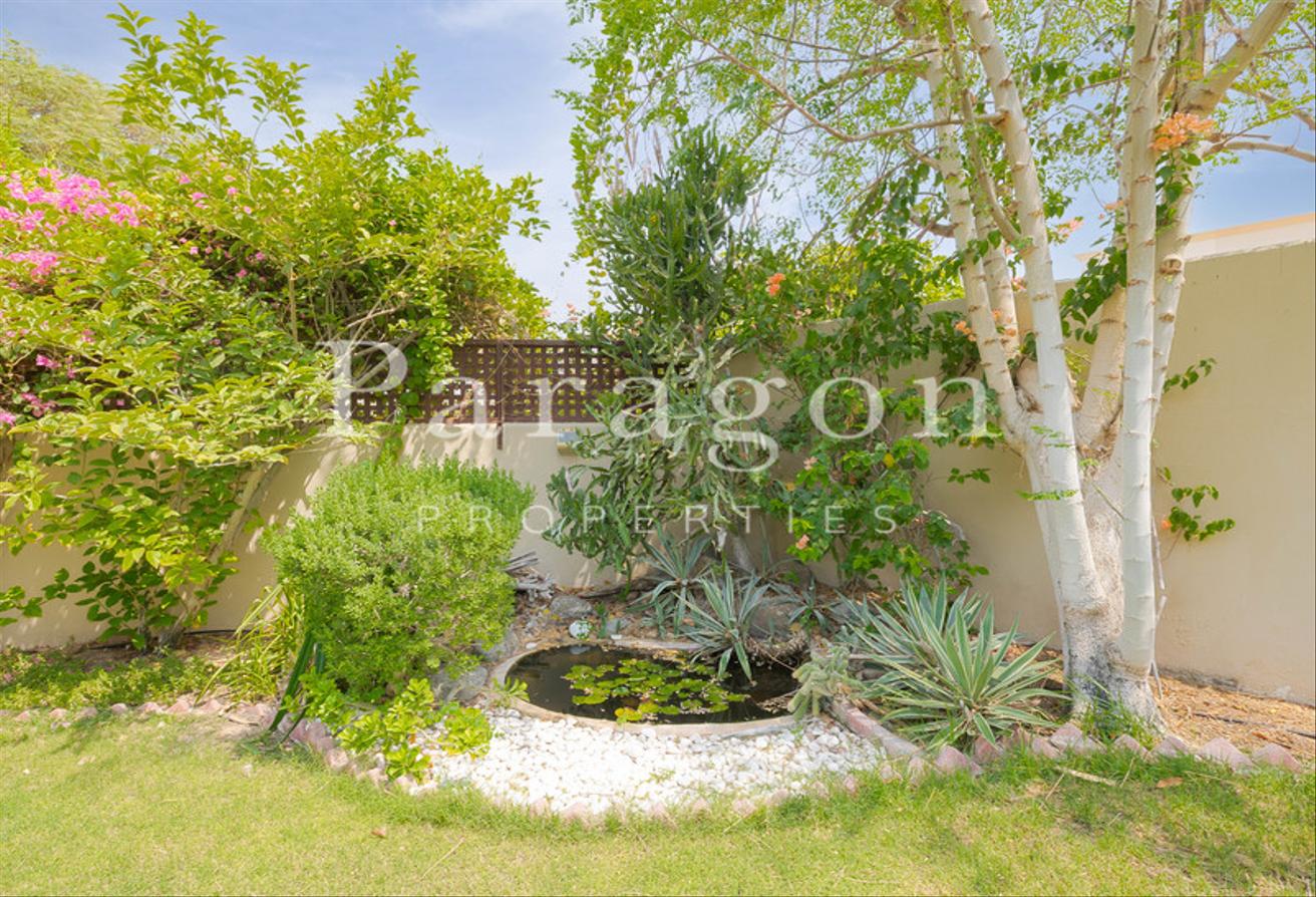 Upgraded I Extended I Huge Landscaped Garden photo 19