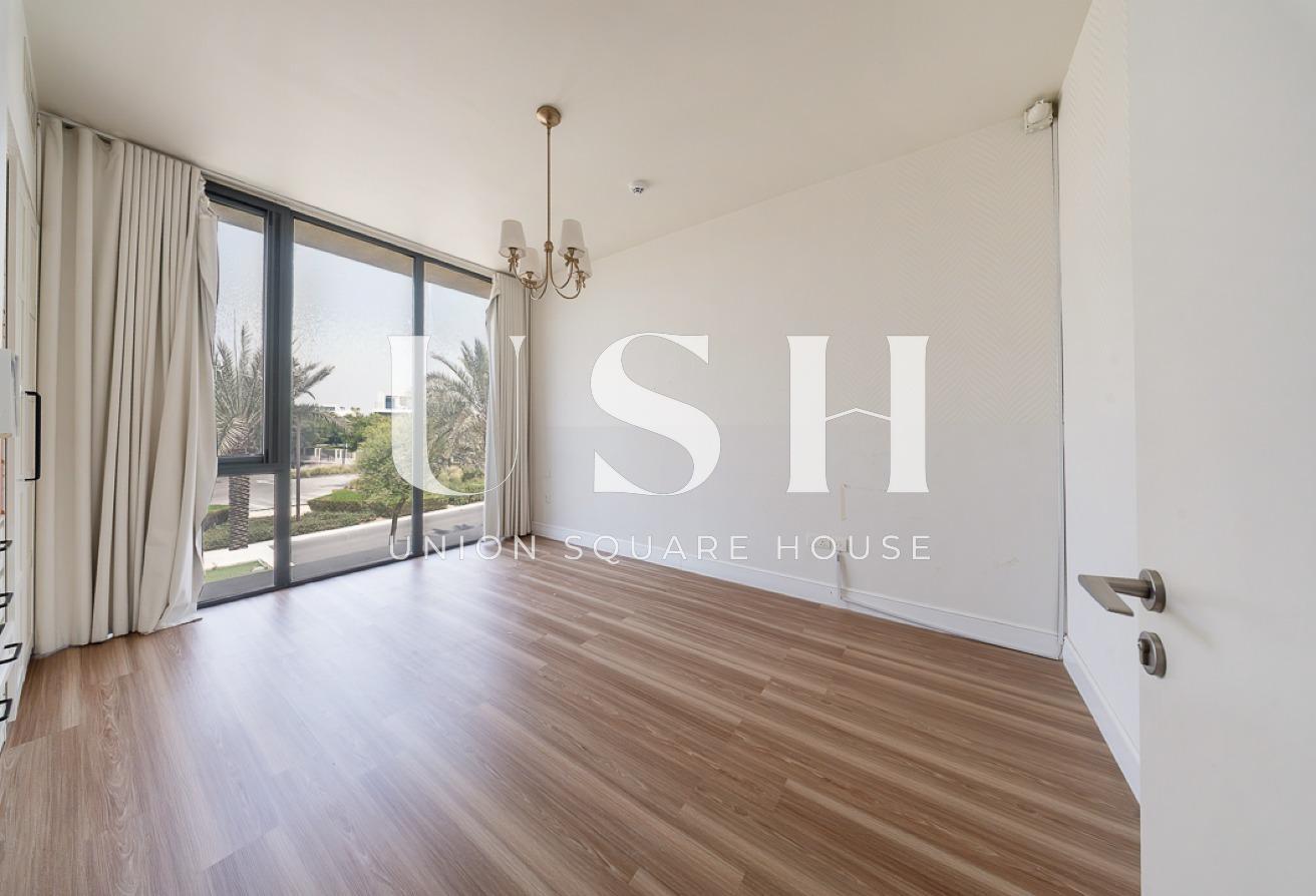 Genuine Listing | Modern Villa | Prime Location photo 16