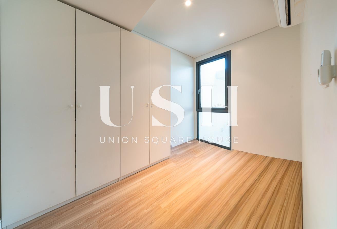 Genuine Listing | Modern Villa | Prime Location photo 11