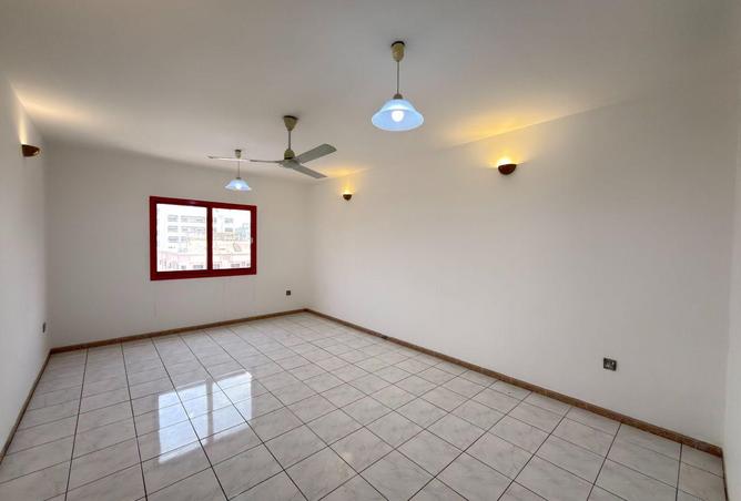 82807980 - Property Image 2