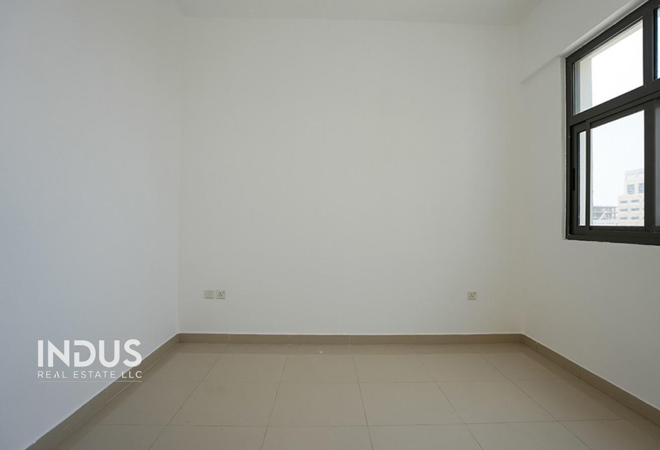 Prime JVC Location | Spacious 1BR | Free Chiller photo 9