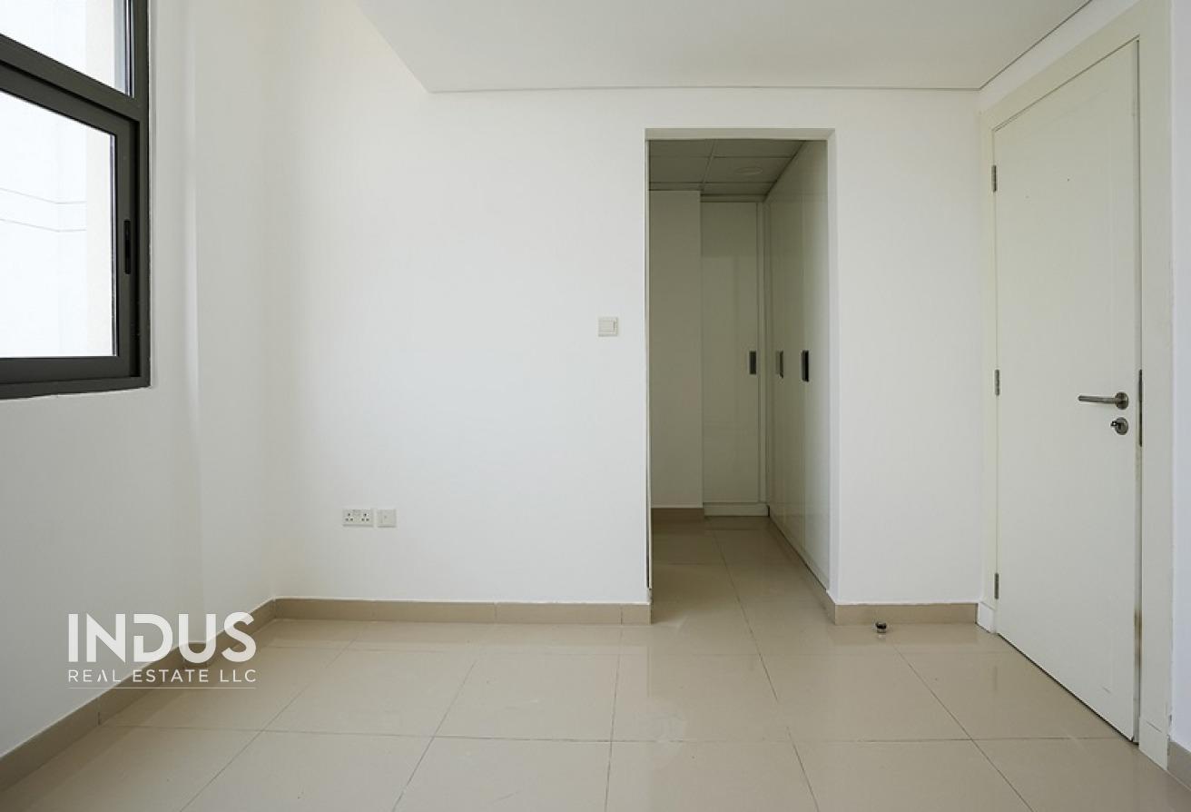 Prime JVC Location | Spacious 1BR | Free Chiller photo 11