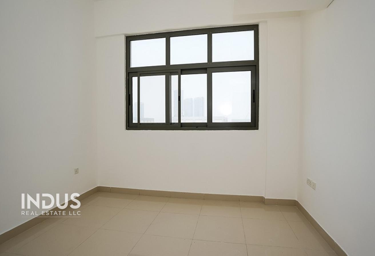 Prime JVC Location | Spacious 1BR | Free Chiller photo 10