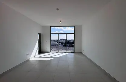 شقة - 2 غرف نوم - 3 حمامات للايجار في مبنى ربدان - موتور سيتي - دبي