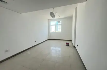 Apartment - 2 Bedrooms - 3 Bathrooms for rent in Qasimia 10 building - Al Mahatta - Al Qasimia - Sharjah