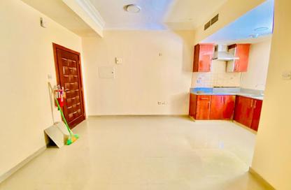 Apartment - Studio - 1 Bathroom for rent in Muwailih Building - Muwaileh - Sharjah