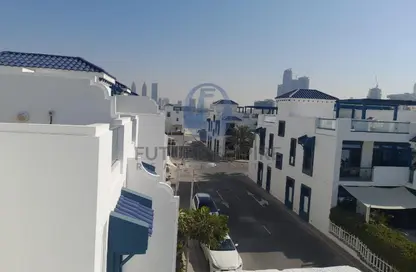 Villa - 5 Bedrooms - 6 Bathrooms for rent in Palma Residences - Palm Jumeirah - Dubai