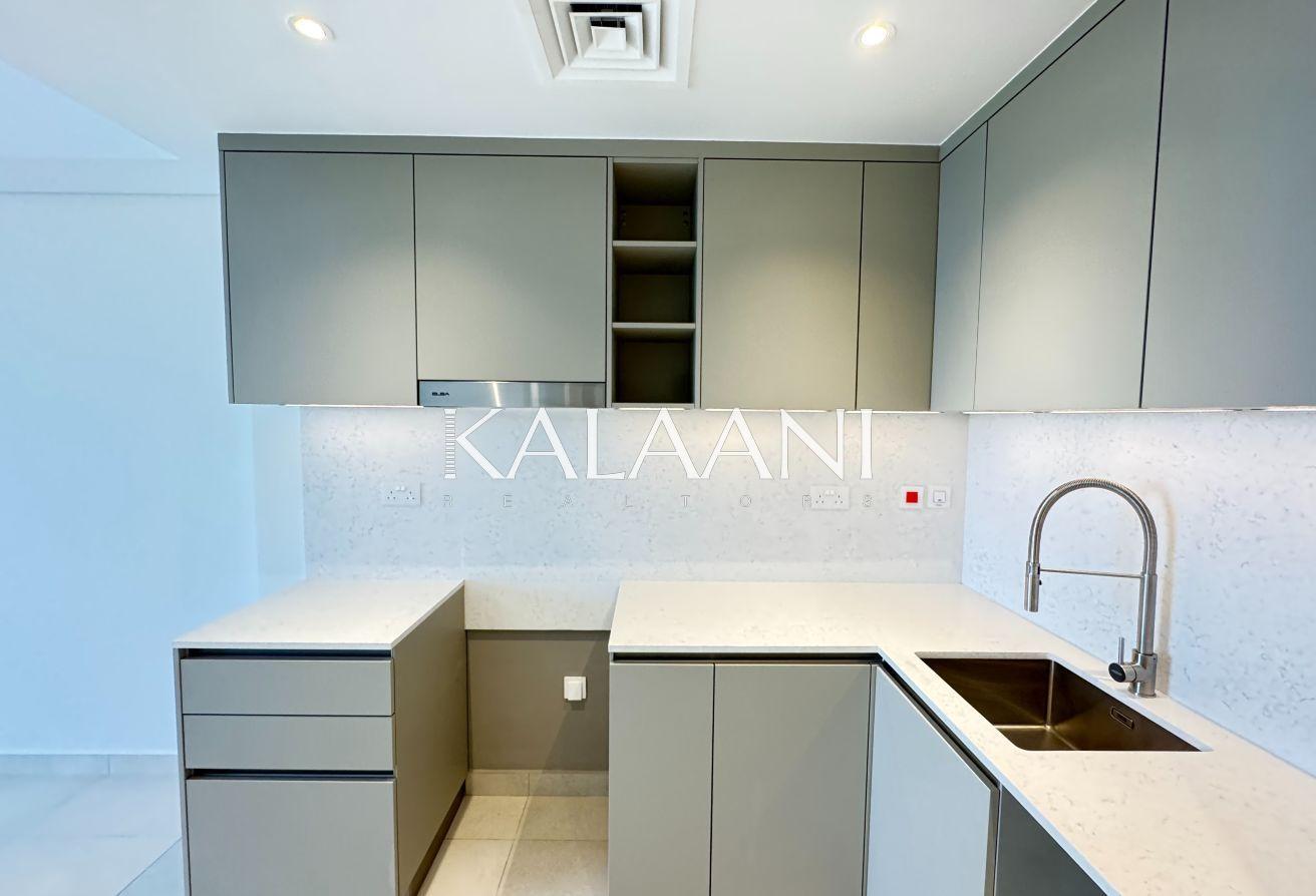 SKYLINE VIEW | SPACIOUS LAYOUT | BRAND NEW photo 4