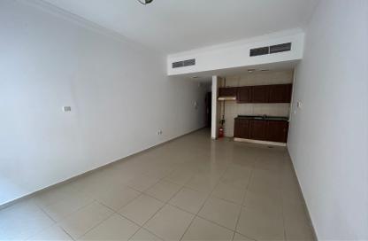 Apartment - Studio - 1 Bathroom for rent in Al Qulaya'ah - Al Sharq - Sharjah