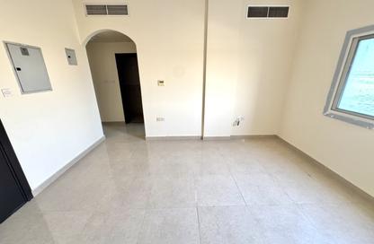 Apartment - 1 - 2 for rent in Muwailih Building - Muwaileh - Sharjah