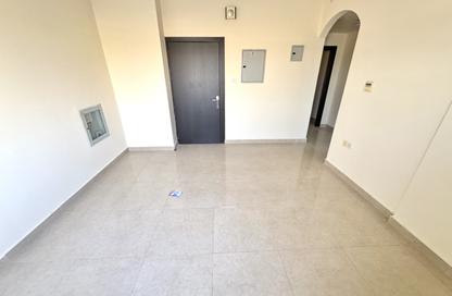 Apartment - 1 - 2 for rent in Muwailih Building - Muwaileh - Sharjah