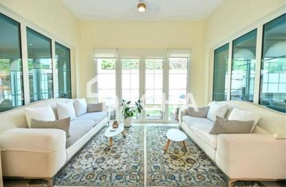 Villa - 3 - 4 for sale in District 8 - Jumeirah Park - Dubai Villa - 3 - 4 for sale in District 8 - Jumeirah Park - Dubai