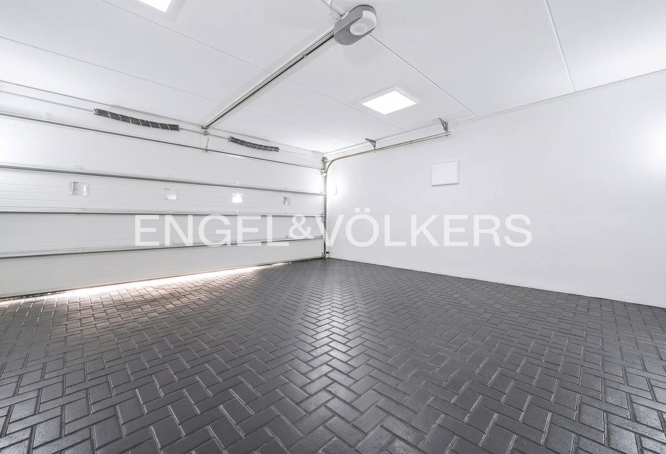Fully Upgraded | Pool | Landscaped | Rare photo 11