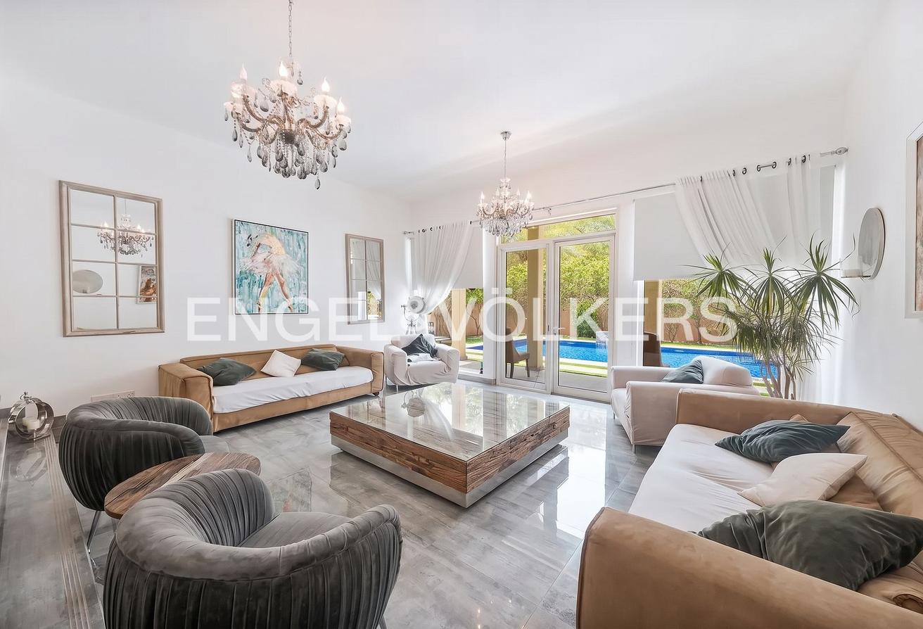 Fully Upgraded | Pool | Landscaped | Rare photo 2