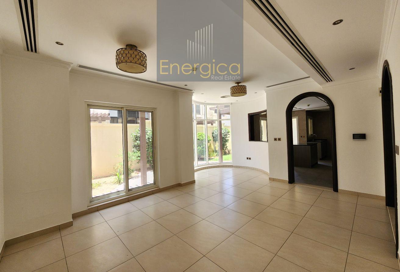 Modern 5BR V | Shared Pool | Gym | Private Garden photo 7