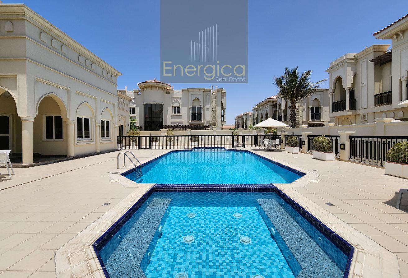 Modern 5BR V | Shared Pool | Gym | Private Garden photo 2