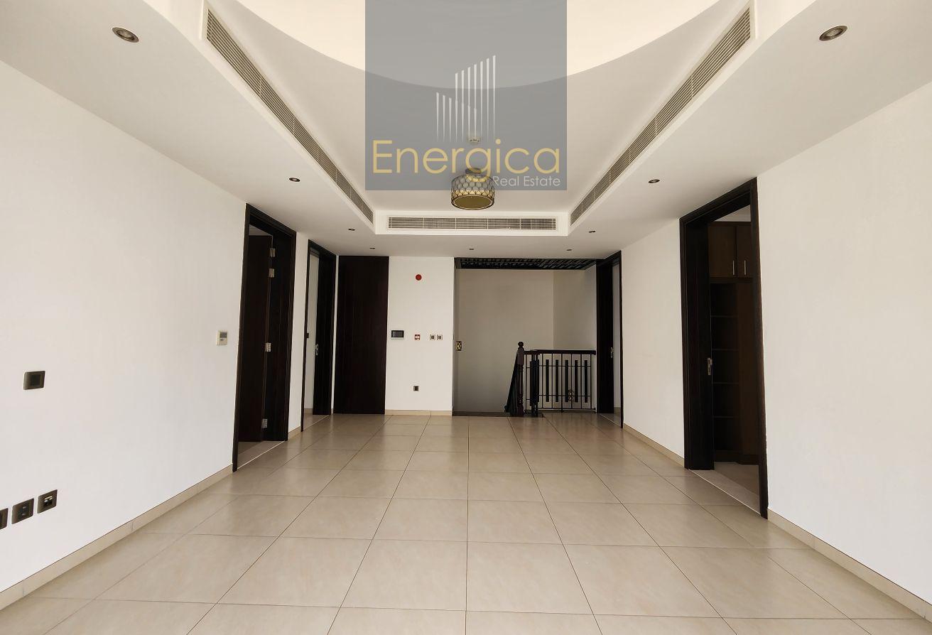 Modern 5BR V | Shared Pool | Gym | Private Garden photo 12