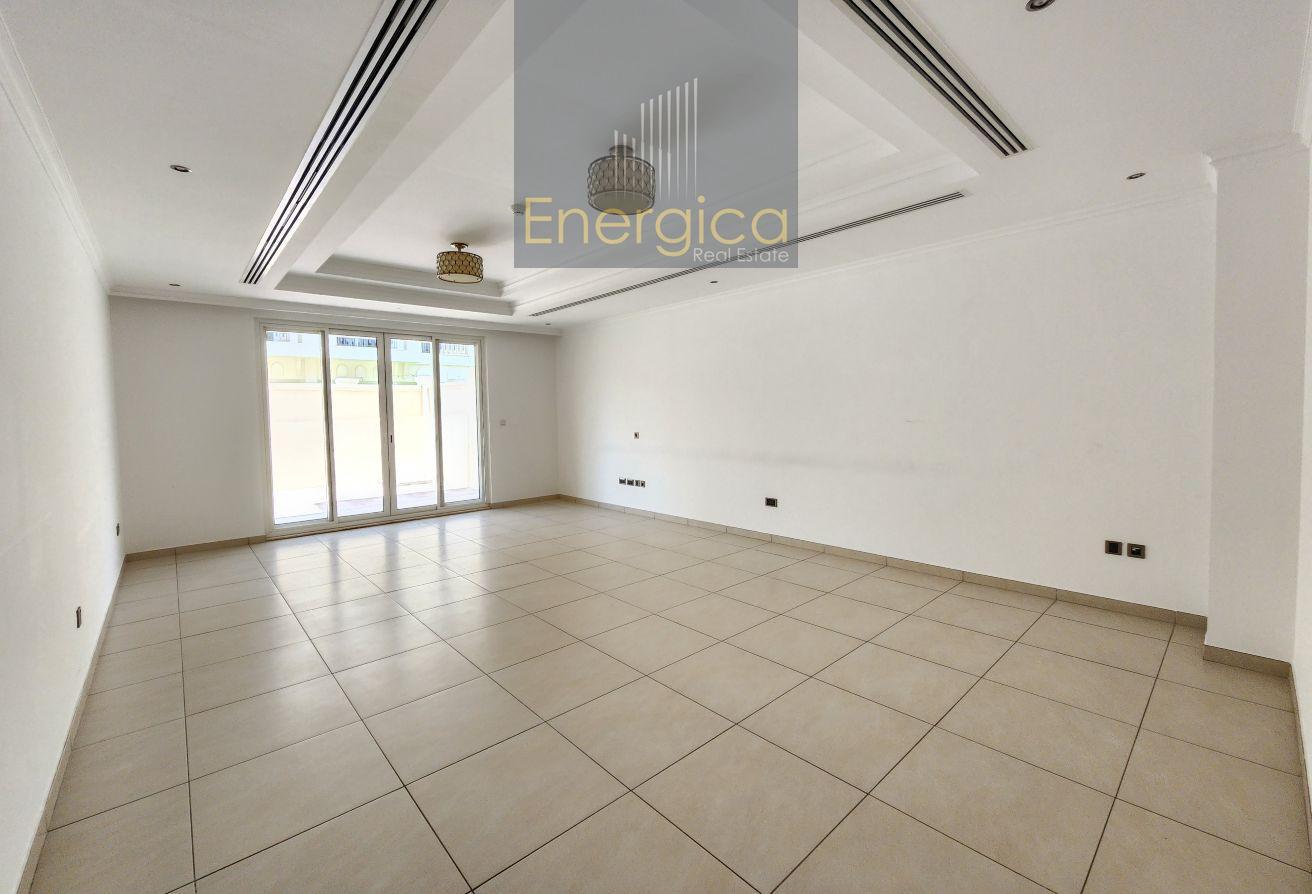 Modern 5BR V | Shared Pool | Gym | Private Garden photo 4