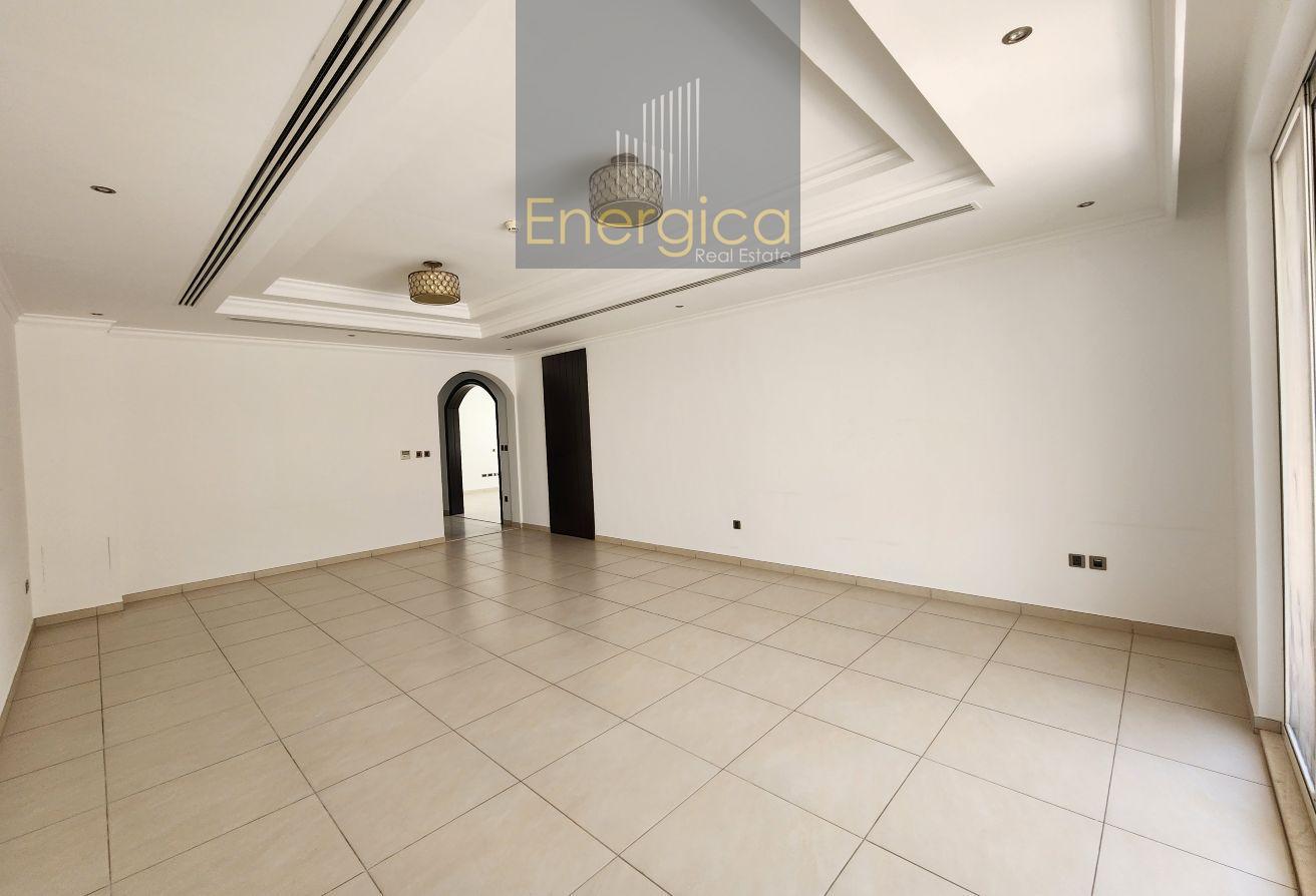 Modern 5BR V | Shared Pool | Gym | Private Garden photo 5