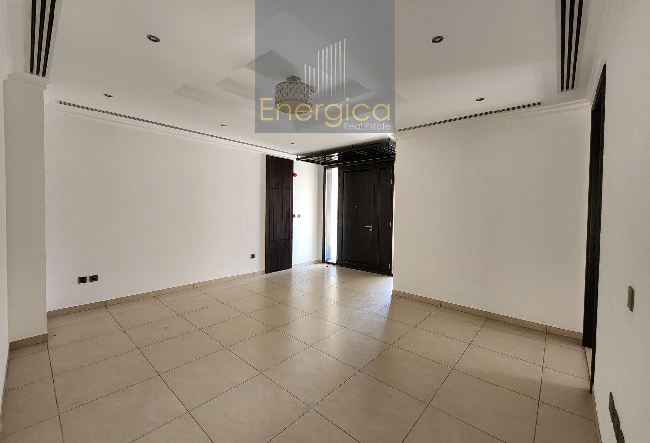 Modern 5BR V | Shared Pool | Gym | Private Garden photo 6
