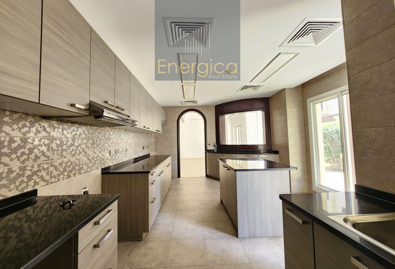 Modern 5BR V | Shared Pool | Gym | Private Garden photo 8