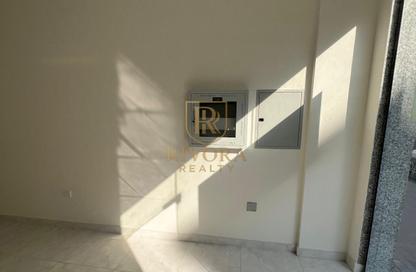 Shop - Studio - 1 for rent in Al Karama - Bur Dubai - Dubai Shop - Studio - 1 for rent in Al Karama - Bur Dubai - Dubai
