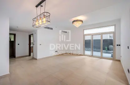 شقة - 2 غرف نوم - 4 حمامات للبيع في عزيزي توليب - الفرجان - دبي