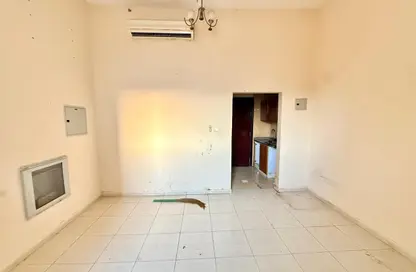Apartment - Studio - 1 Bathroom for rent in Fire Station Road - Muwaileh - Sharjah