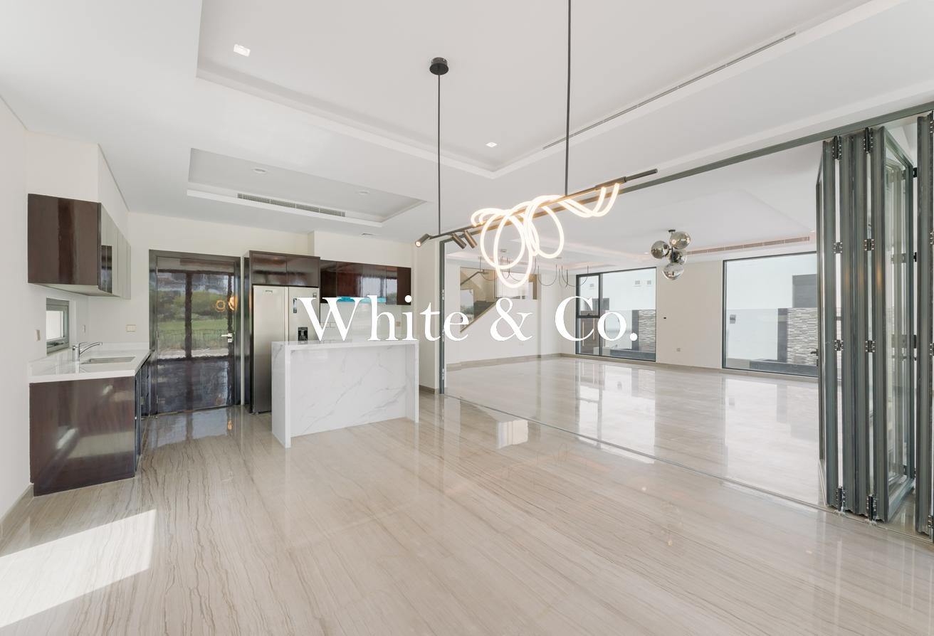 Brand New | Upgraded | Private Pool/BBQ photo 6