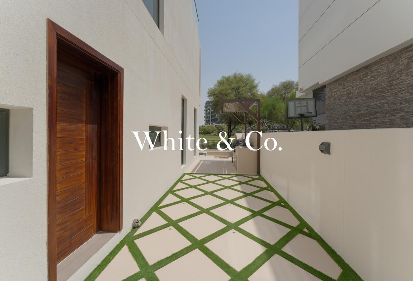 Brand New | Upgraded | Private Pool/BBQ photo 5